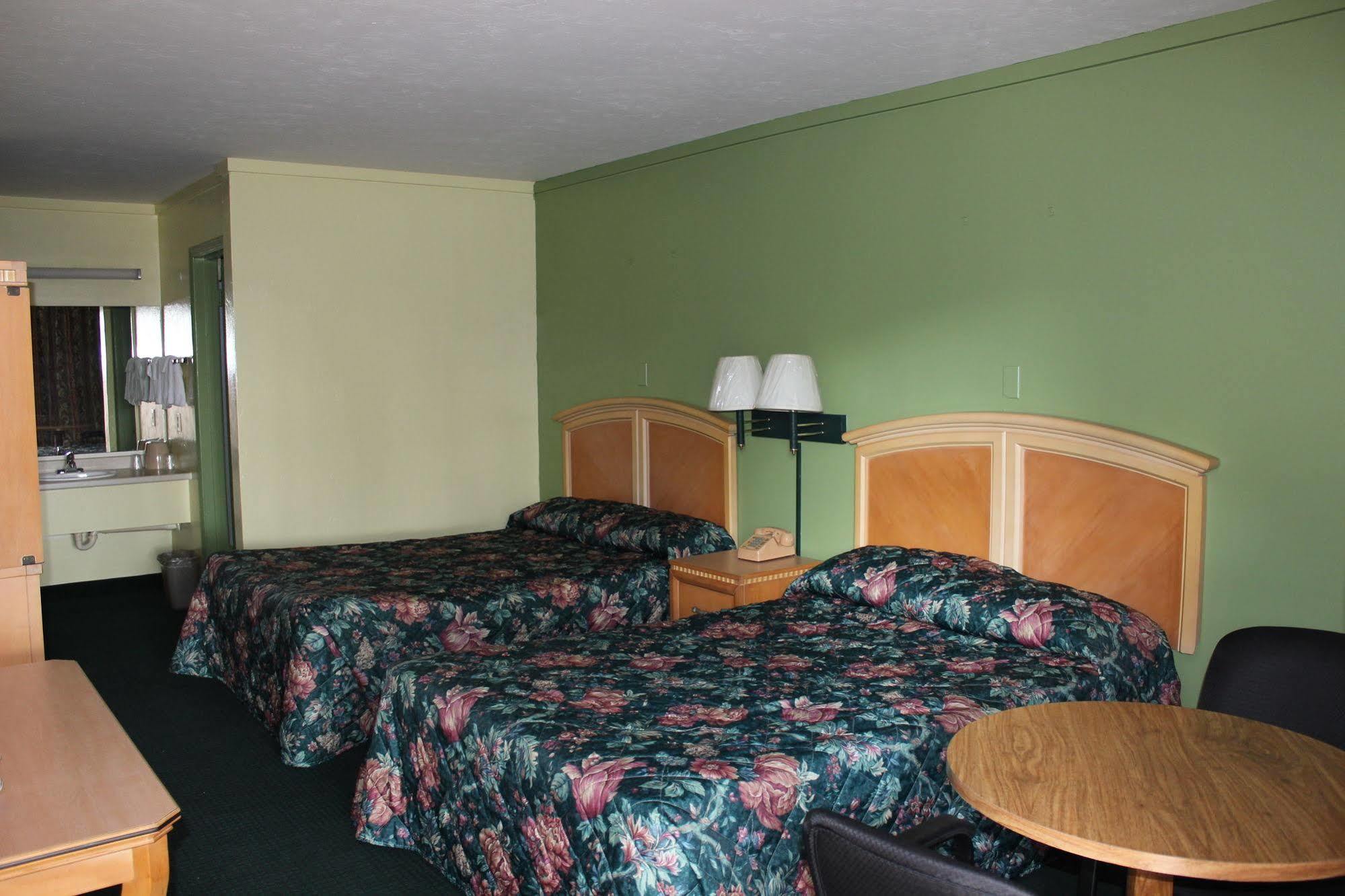 Travelers Inn Gainesville Dış mekan fotoğraf