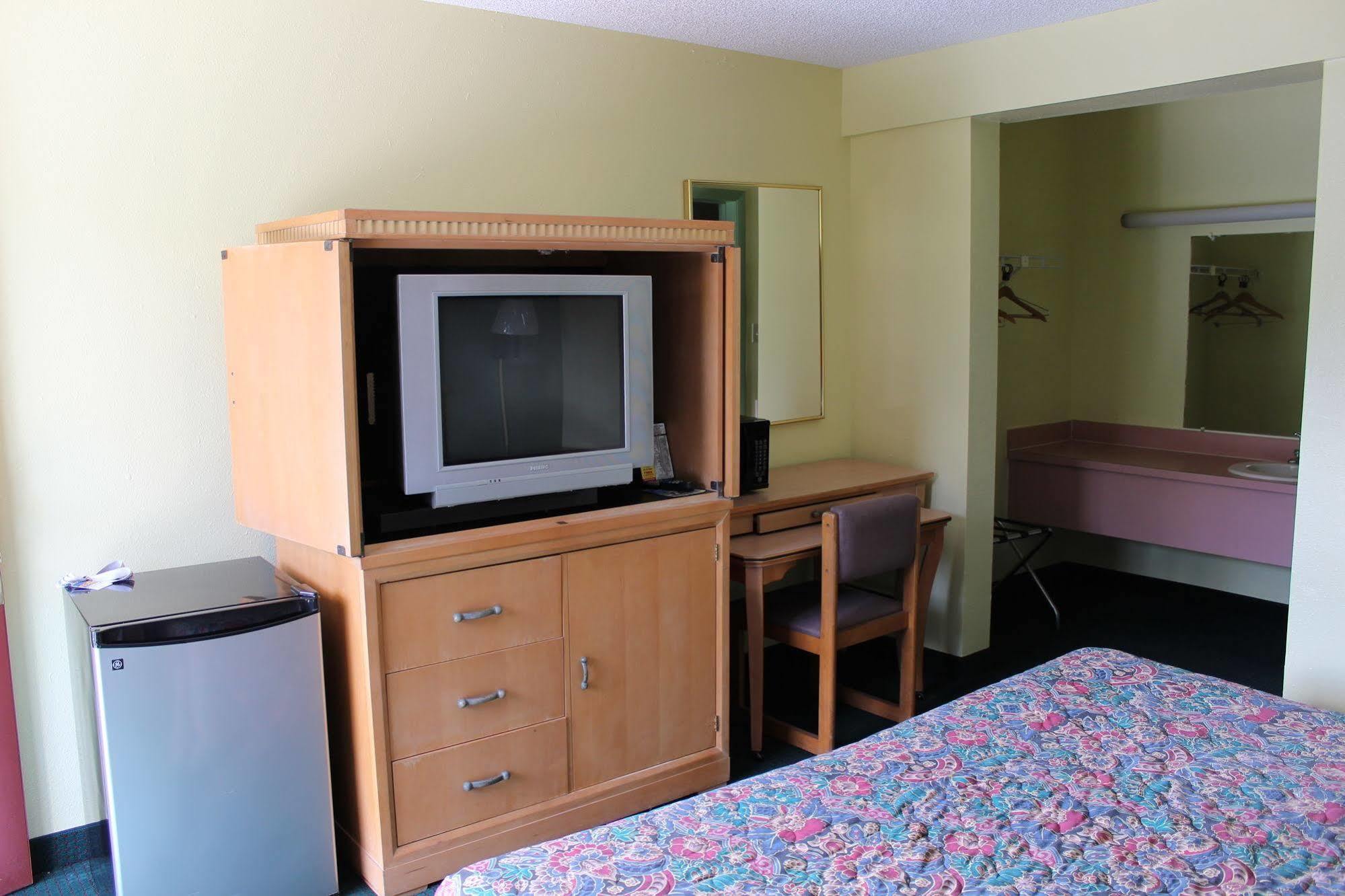 Travelers Inn Gainesville Dış mekan fotoğraf