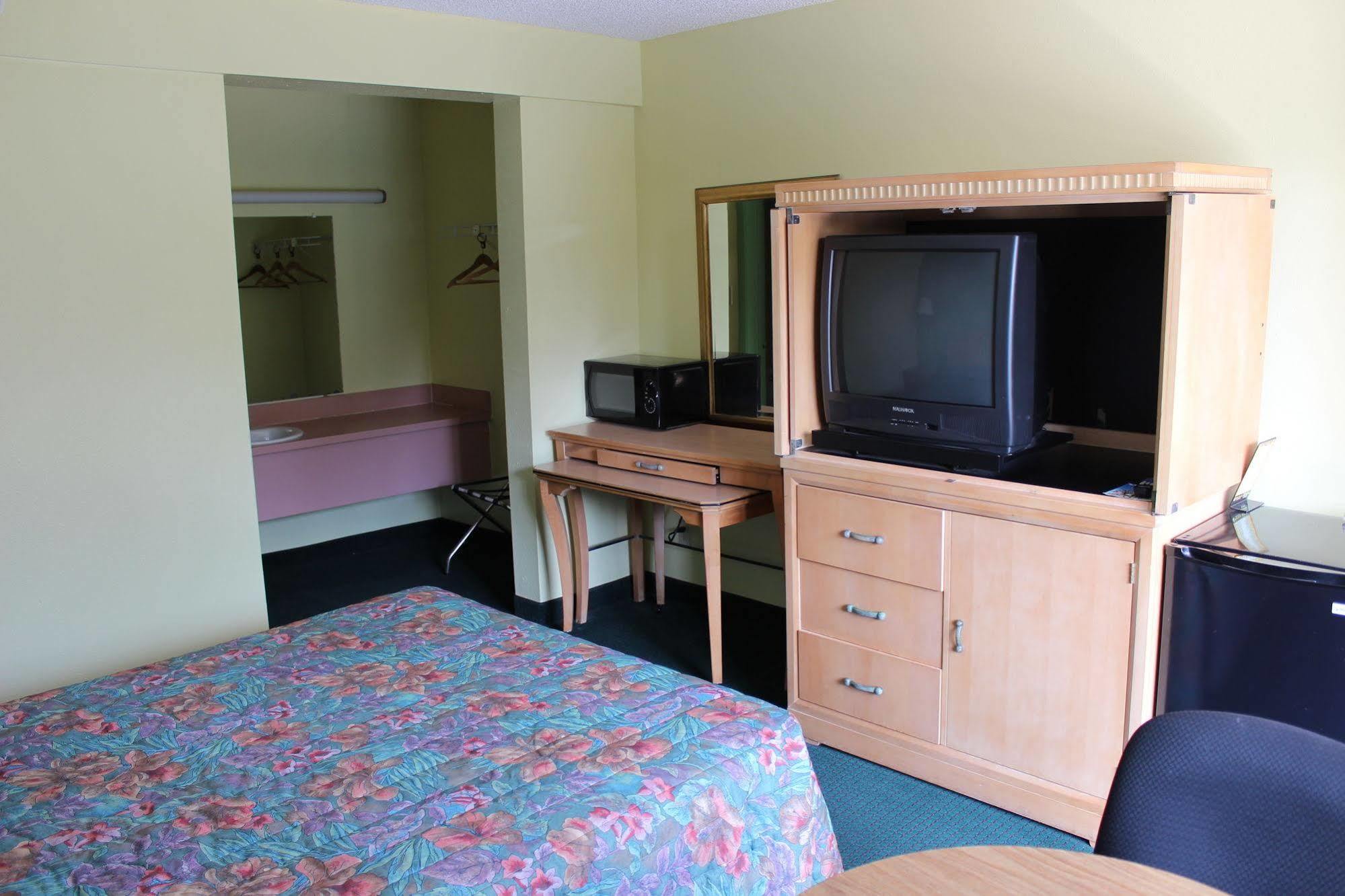 Travelers Inn Gainesville Dış mekan fotoğraf